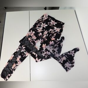 Victoria’s Secret Floral Leggings and Sports Bra Workout Set size 6 Medi